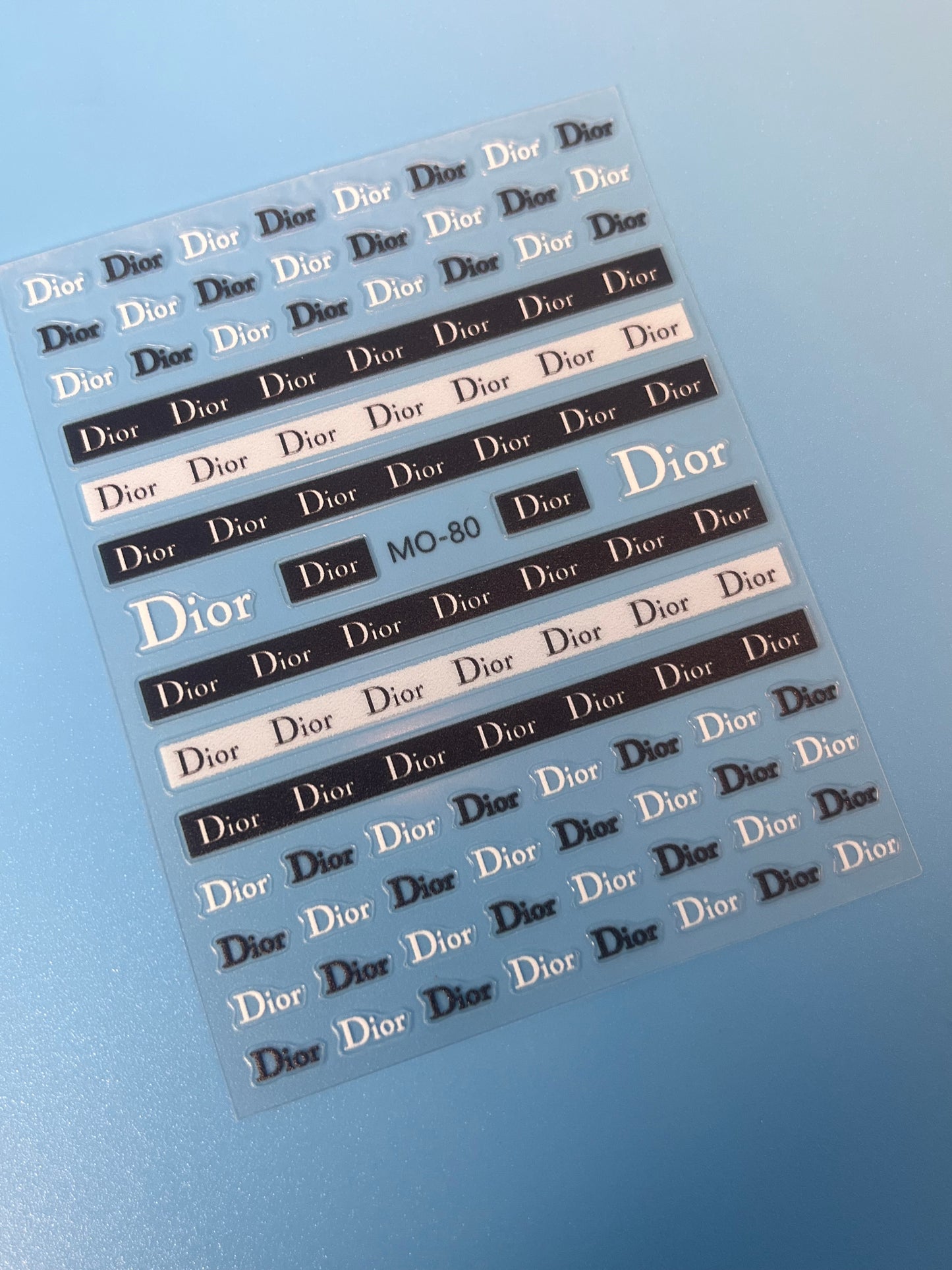 Diior sticks
